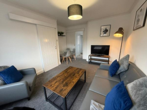 Cromwell-2 Bed Great for Contractors with Drive WiFi